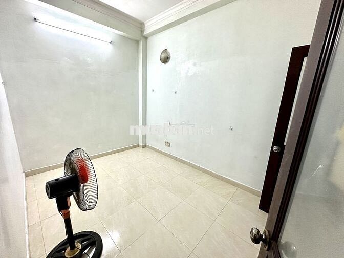 Cho thuê phòng 20m2 có toilet riêng, máy lạnh -gần Aeon Parc Mall q8