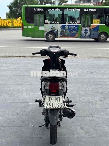 Honda Blade Đỏ đen Thể thao