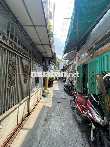 Ngang 7 Dài 6 Diện tích 38m2 hẻm KDC Cao Lỗ , Phường Chánh Hưng 