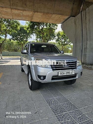 Ford Everest 2011 Bạc Số sàn. 2 cầu.4x4. máy xăng.