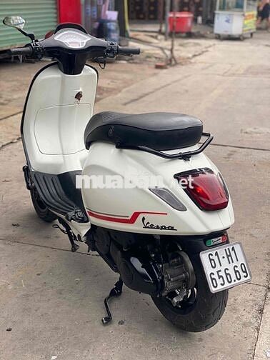 Piaggio Vespa Sprint Trắng đen. XE ĐẸP ZIN ÊM