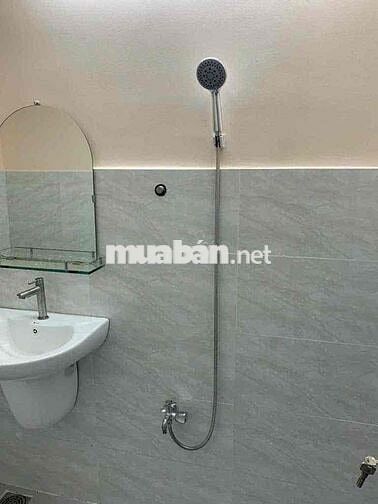 Nhà Cho Thuê Hẻm xe hơi, 1 trệt, 1 gác, 1 lầu, 2 PN, 2 WC