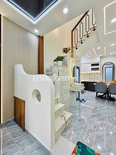 BÁN NHÀ: 2 lầu, Đường HOÀNG BẬT ĐẠT, phường Tân Sơn, 38m2
