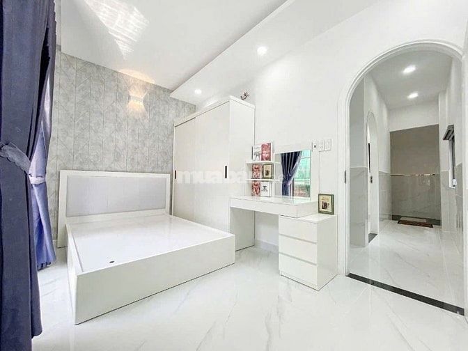VỠ HỤI BÁN NGAY NHÀ HXH ÔNG ÍCH KHIÊM QUẬN 11 GIÁ CHỐT 1 TỶ 710 TRIỆU