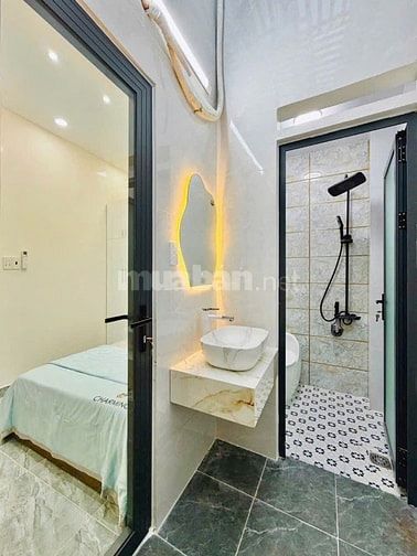BÁN NHÀ: 2 lầu, Đường HOÀNG BẬT ĐẠT, phường Tân Sơn, 38m2
