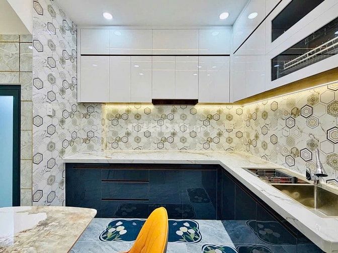 BÁN NHÀ: 2 lầu, Đường HOÀNG BẬT ĐẠT, phường Tân Sơn, 38m2