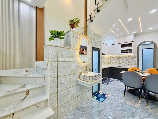 BÁN NHÀ: 2 lầu, Đường HOÀNG BẬT ĐẠT, phường Tân Sơn, 38m2