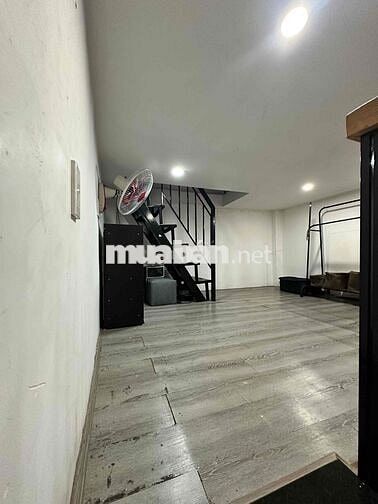 Nhà NC full nội thất ngay trung tâm Quận 1