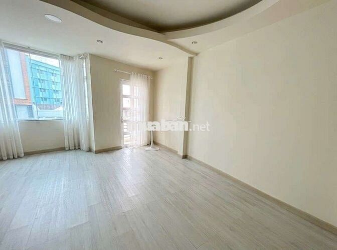 SIÊU PHẨM 6X12M CÓ HẦM - Cách Mạng Tháng 8, Quận 3 - DTSD 300m2