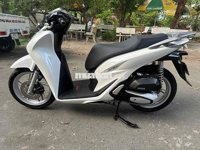 Honda SH 160i 2024 Trắng đen