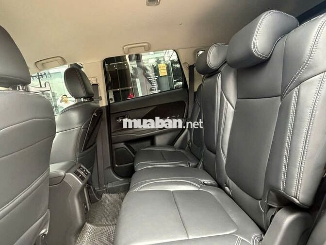 Mitsubishi Outlander 2021 Đen, xe mới keng rất đẹp