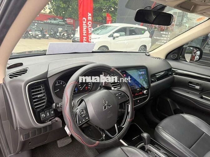 Mitsubishi Outlander 2021 Đen, xe mới keng rất đẹp