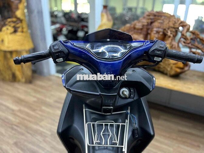 Yamaha NVX 125VVA phanh ABS, khoá smartkey