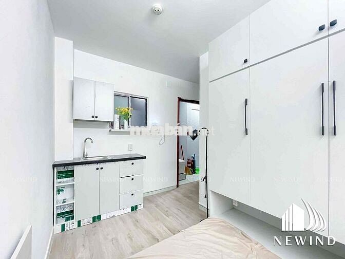 STUDIO BAN CÔNG NẰM GẦN NGAY TRUNG TÂM QUẬN 1 THUẬN TIỆN QUA LOTTE