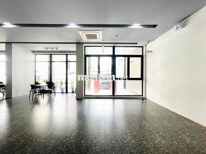 Mặt bằng rộng 90m² cạnh Sunrise City View Q7 –KD spa, văn phòng, shop