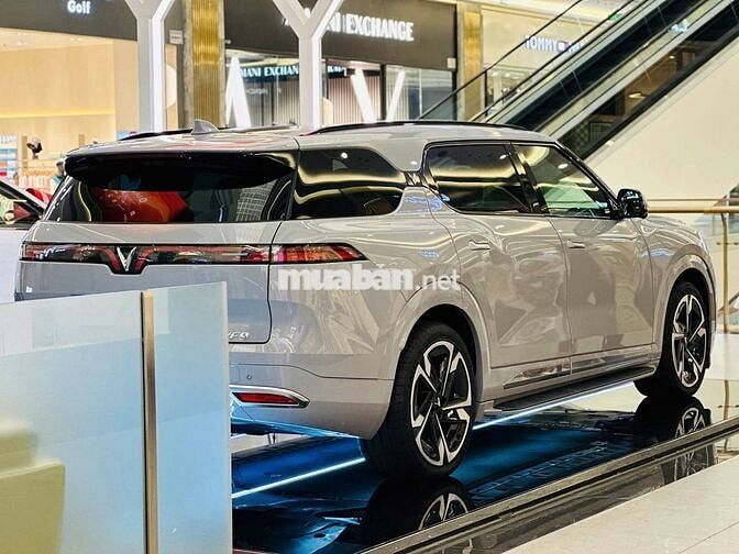 Xe điện VinFast VF9 Xám