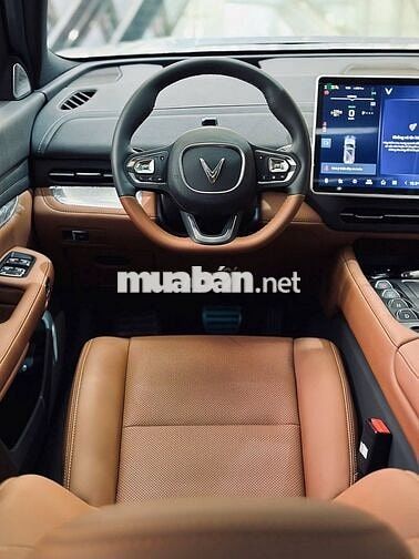 Xe điện VinFast VF9 Xám