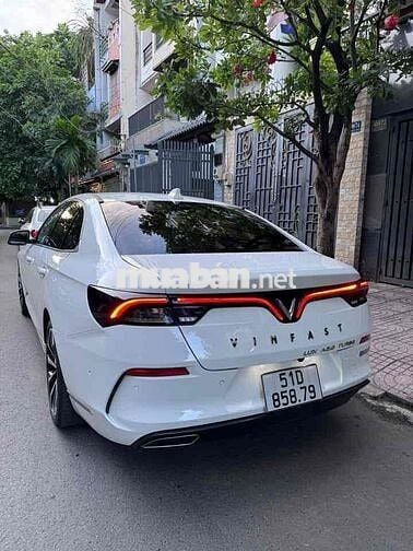 Vinfast Lux A 2.0 Turbo Premium Trắng/Kem Siêu Đẹp