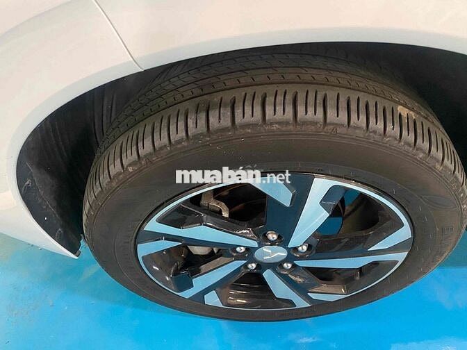 Mitsubishi Xpander Premium 2025 11200 km Trắng
