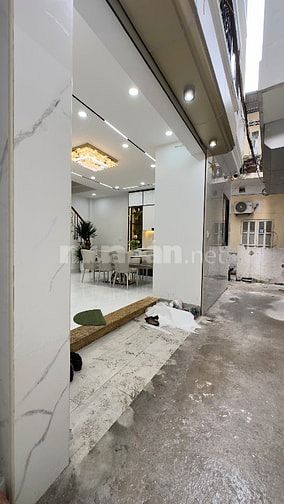 Nhà Lô góc đầu phố 139 Tam Trinh-Cầu Mai Động. MB40m2*5T Thang Máy. 