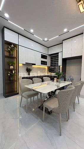 Nhà Lô góc đầu phố 139 Tam Trinh-Cầu Mai Động. MB40m2*5T Thang Máy. 