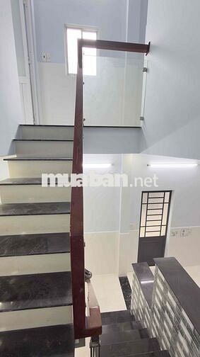 Nhà Bán CHÍNH CHỦ,1Trệt,1Lầu,2Pn,2Wc,có BanCông,có cửa hậu, góc Phố