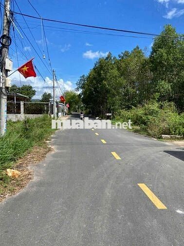 Bán gấp đất ngay Ủy Ban Châu Pha