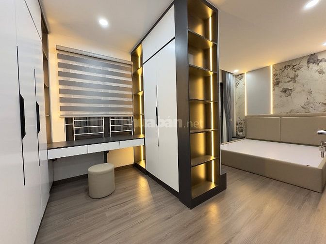Nhà Lô góc đầu phố 139 Tam Trinh-Cầu Mai Động. MB40m2*5T Thang Máy. 