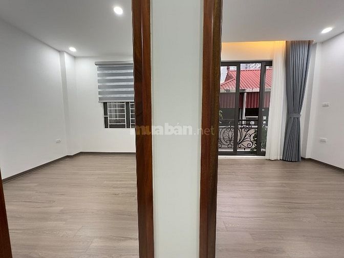 Nhà Lô góc đầu phố 139 Tam Trinh-Cầu Mai Động. MB40m2*5T Thang Máy. 