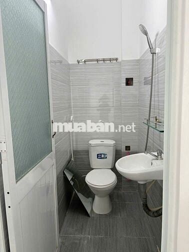 NHÀ 2 MẶT TIỀN SỔ RIÊNG KHU VỰC CẦU LỚN HÓC MÔN CẦN BÁN GẤP
