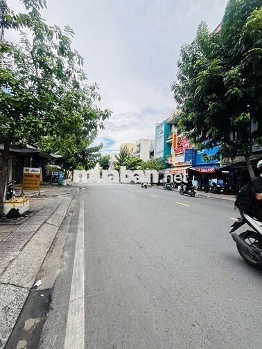 CHO THUÊ NHÀ MẶT TIỀN ĐƯỜNG TÂN SƠN NHÌ 4X22M CẤP 4 TRỐNG SUỐT