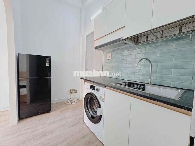 CĂN HỘ BAN CÔNG 1PN MỚI KENG GIÁ OKE NGAY TRUNG TÂM ĐI QUẬN 1 QUẬN 3