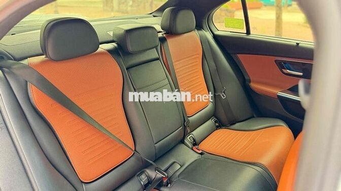 Mercedes-Benz C300 AMG 2021 Trắng