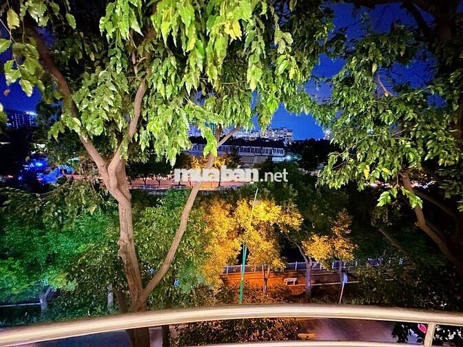 CHDV 1PN FULL NỘI THẤT, TÁCH BẾP, MÁY CHIẾU SMARTTV, BAN CÔNG RỘNG MÁT