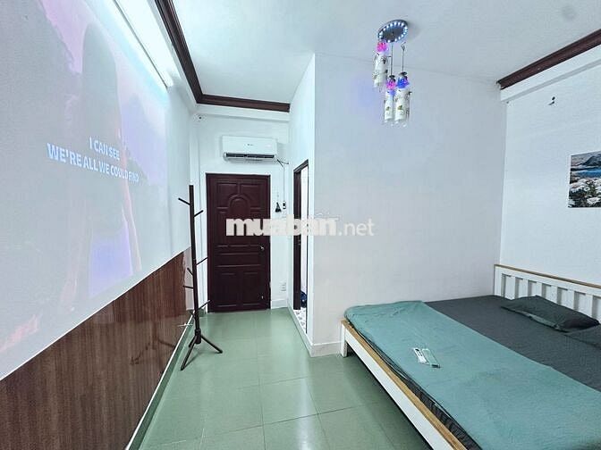 CHDV 1PN FULL NỘI THẤT, TÁCH BẾP, MÁY CHIẾU SMARTTV, BAN CÔNG RỘNG MÁT