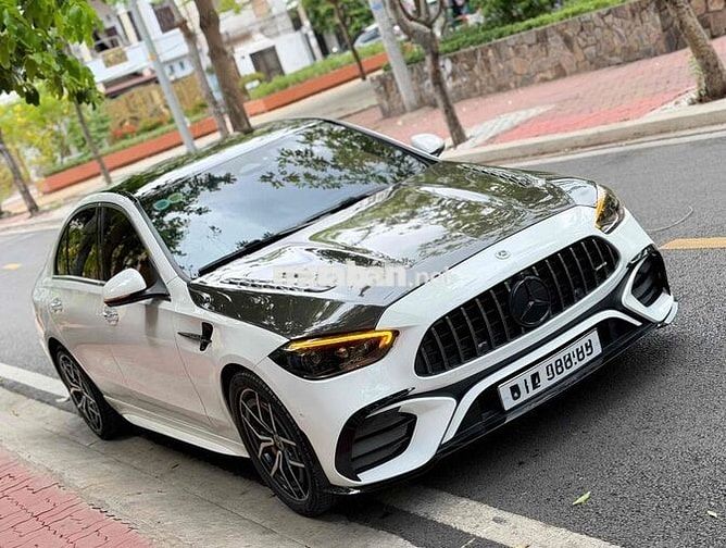 Mercedes-Benz C300 AMG 2021 Trắng