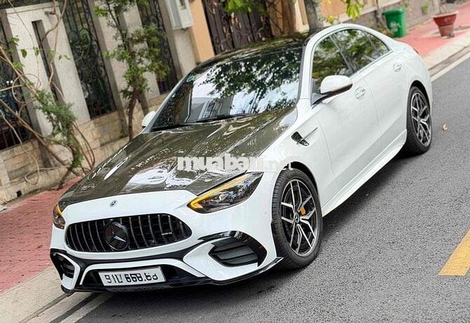 Mercedes-Benz C300 AMG 2021 Trắng