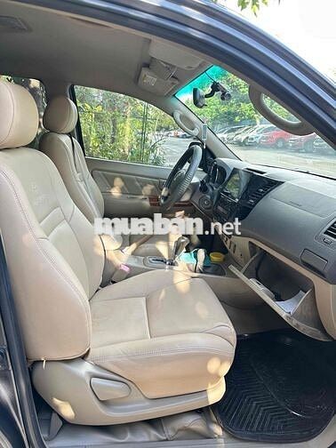 Toyota Fortuner 2010 Xám