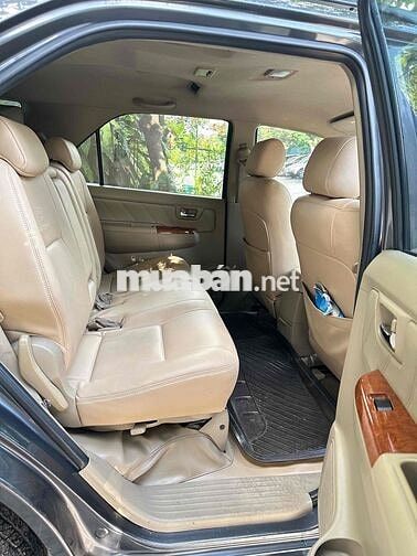 Toyota Fortuner 2010 Xám