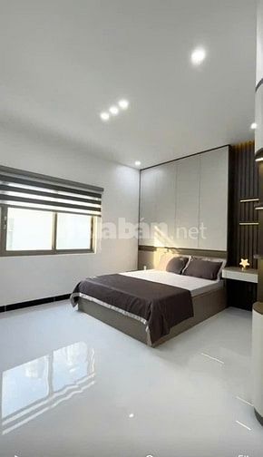 Nhà mới xây 1 trệt 2 lầu TDM giá 2.5 tỷ, Đường 6m, sân 5m + vườn 10m