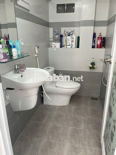 Nhà BIỆT THỰ mới xây mới đẹp, 8m x 15m, 4PN, 4WC, hẻm 6m Lý Chiêu Hoàg