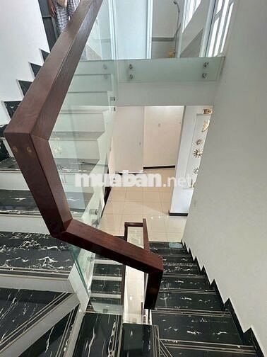 Nhà BIỆT THỰ mới xây mới đẹp, 8m x 15m, 4PN, 4WC, hẻm 6m Lý Chiêu Hoàg