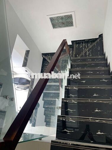 Nhà BIỆT THỰ mới xây mới đẹp, 8m x 15m, 4PN, 4WC, hẻm 6m Lý Chiêu Hoàg