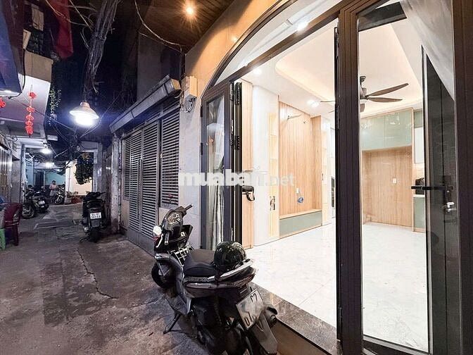 Hẻm Võ Văn Tần, Quận 3, dt 37m2, 3 tầng, 2PN, Mới, Ở liền, 4.95 tỷ
