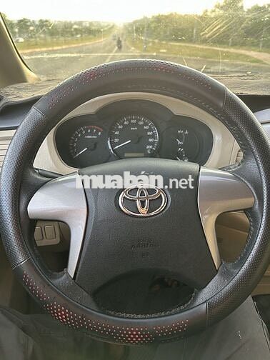 Toyota Innova 2013 Trắng