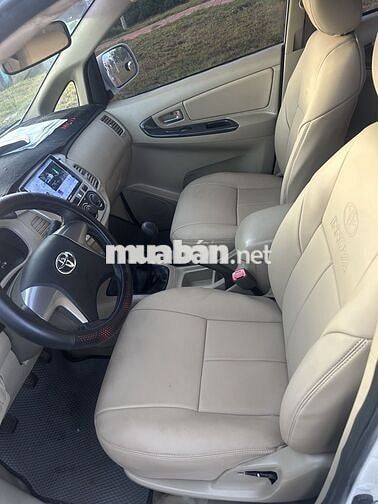 Toyota Innova 2013 Trắng