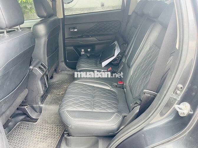 Outlander premium 2022 xám-38500km