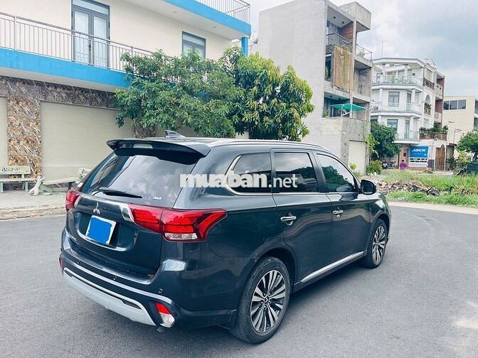 Outlander premium 2022 xám-38500km
