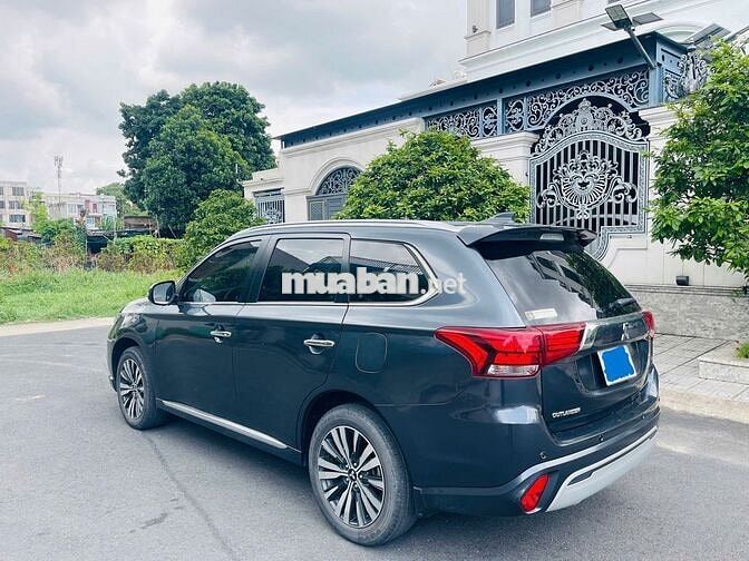 Outlander premium 2022 xám-38500km