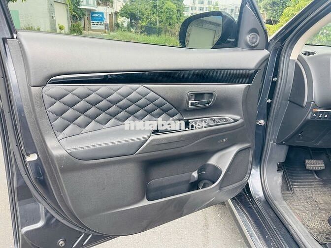 Outlander premium 2022 xám-38500km